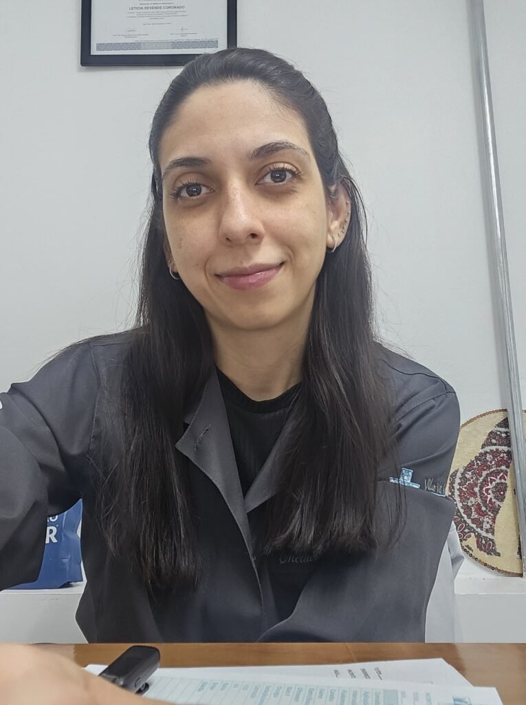 0479e67e-4f45-4178-b583-f9302231a0d5 Dra. Ana em atendimento